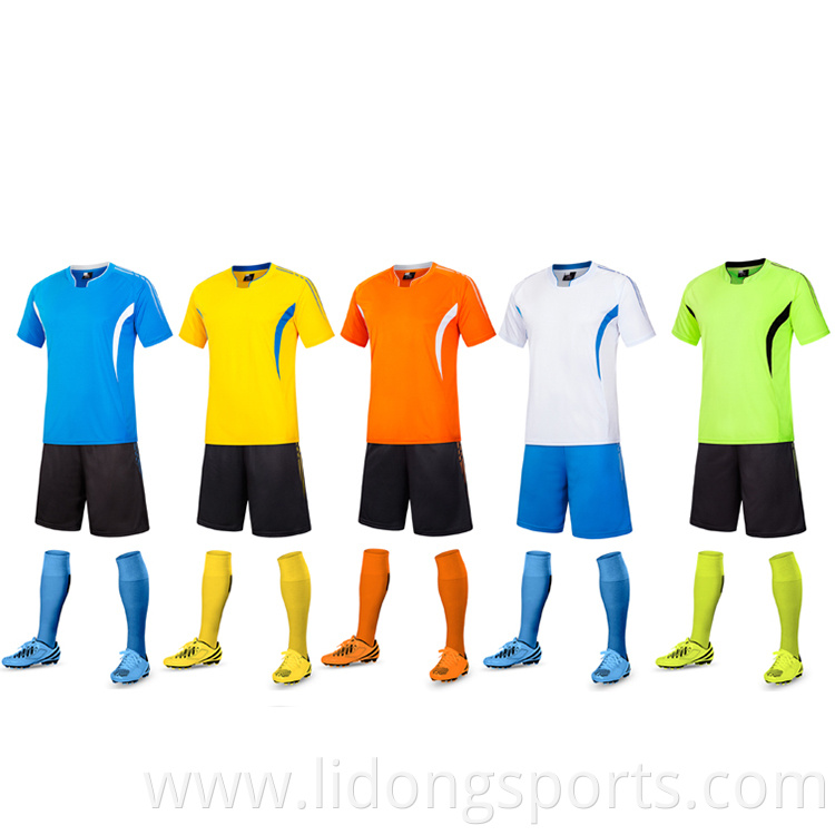 2021 Fashion Wholesale Youth Uniforms Uniform Football Kits Full Set Soccer Kit For Football Club